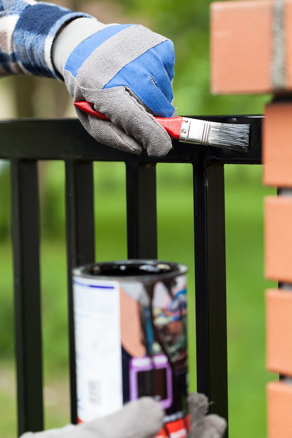 fence painting